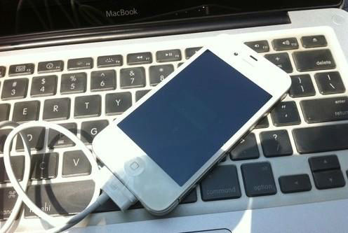  iPhone 4（8GB）