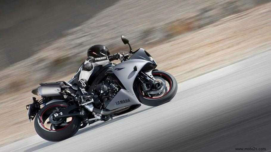 YAMAHA YZR-R1